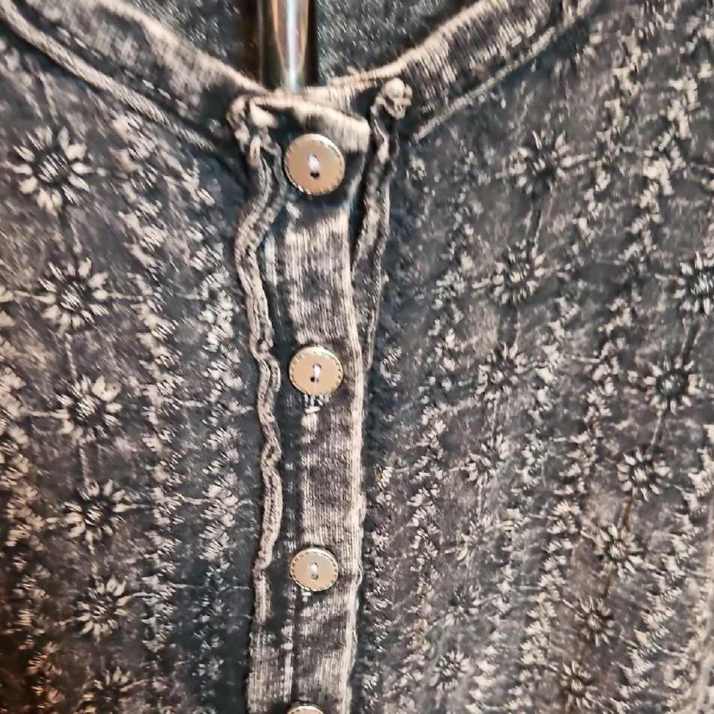 283 Washed Black Short-Sleeve Henley with Textured Front Panel - Picture 6 of 10